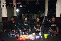 Empat warga Persaudaraan Setia Hati Terate tersebut adalah Rahmat Fadilah (18), Santoso (42), Wahyu David Andika (21) dan Aditya Dwi Cahyo (19). Yang berjalan kaki dari Kalimantan Selatan Ke Kota Madiun
