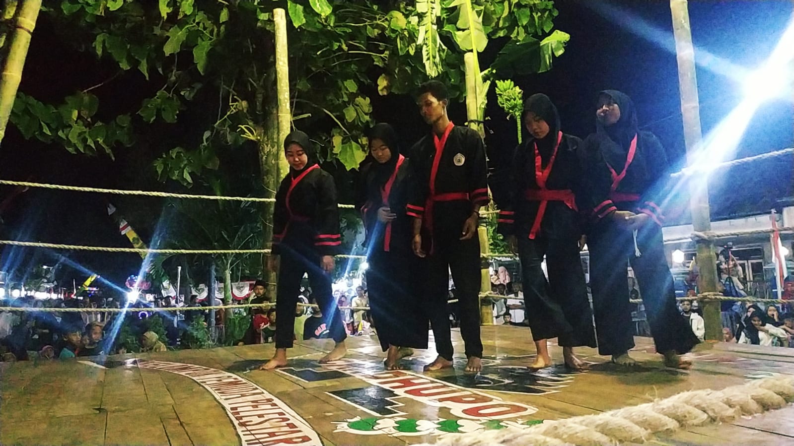 Pertujukan Pentas Seni Pencak Silat Meriahkan Kemerdekaan RI HUT RI Ke - 77 di Desa Sungonlegowo Bunga
