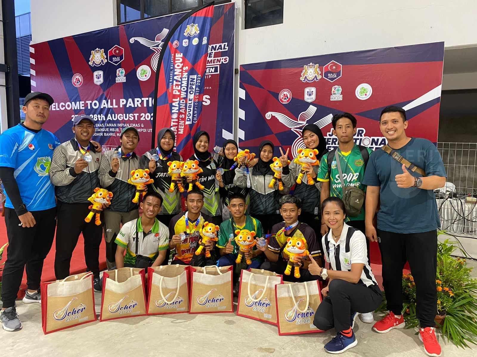 Tampil Perkasa, Tim Petanque Lamongan Boyong 3 Medali di Johor International Petanque 2022