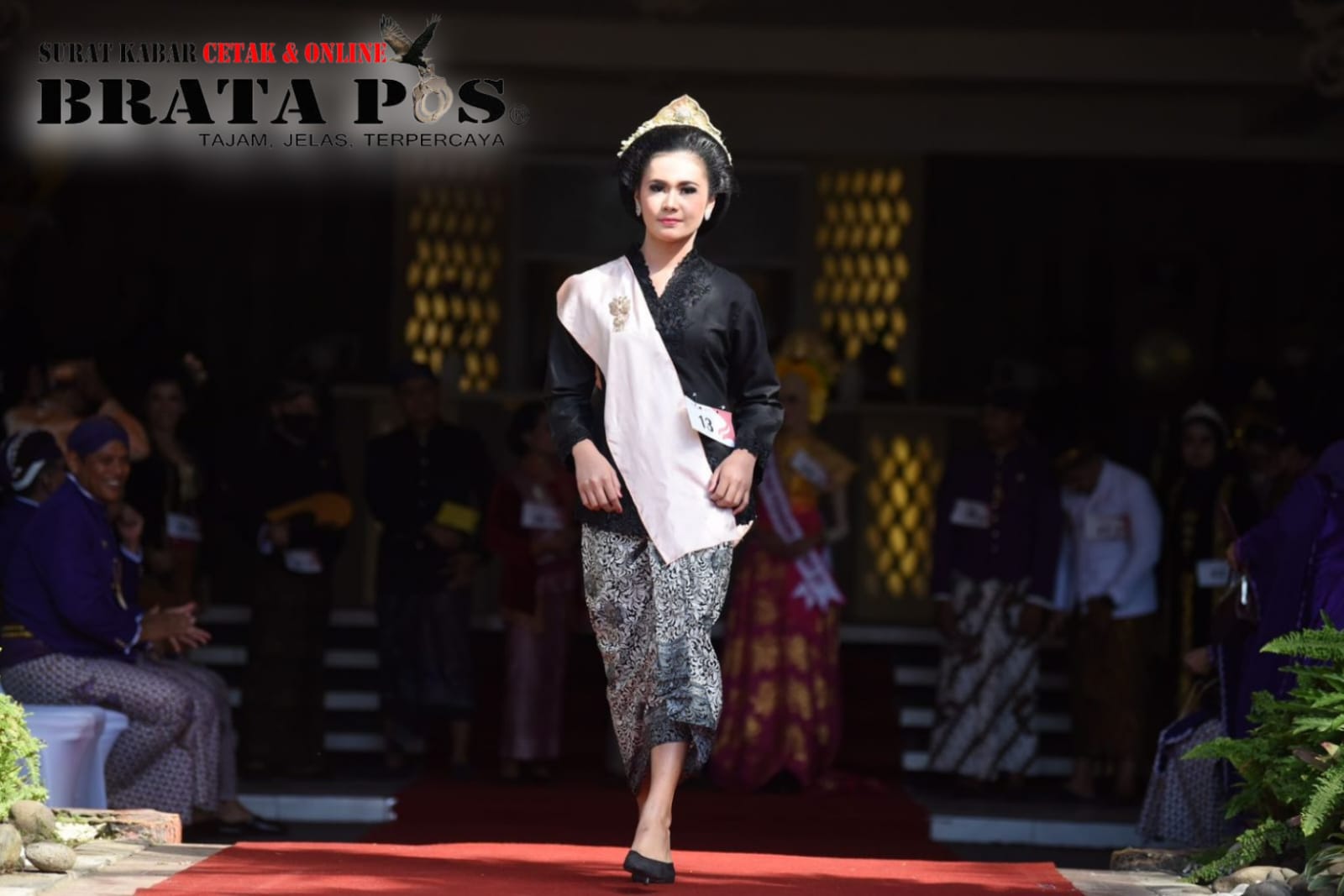 Usai Upacara HUT RI Ke-77 Balai Kota Kediri Semarakkan Fashion Show Baju Adat