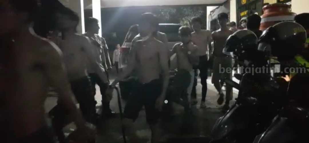 Lempar-lempar Batu di Jalan, 25 Suporter Diamankan Polisi di Pandaan Pasuruan